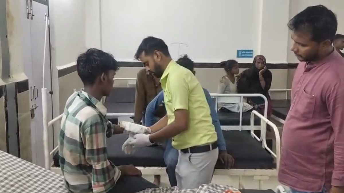 मजदूरों से भरी लोडिंग गाड़ी पलटी, 8 घायल, 2 की हालत गंभीर, रोपा लगाकर लौट रहे थे सभी 