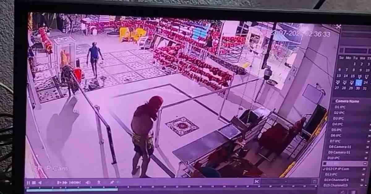 खाटू श्याम मंदिर में लाखों की चोरी: हीरा, सोने-चांदी की छत्र और दान पेटी ले गए, लड्डू गोपाल की मूर्ति को भी नहीं छोड़ा, नकाबपोश बदमाश CCTV में कैद