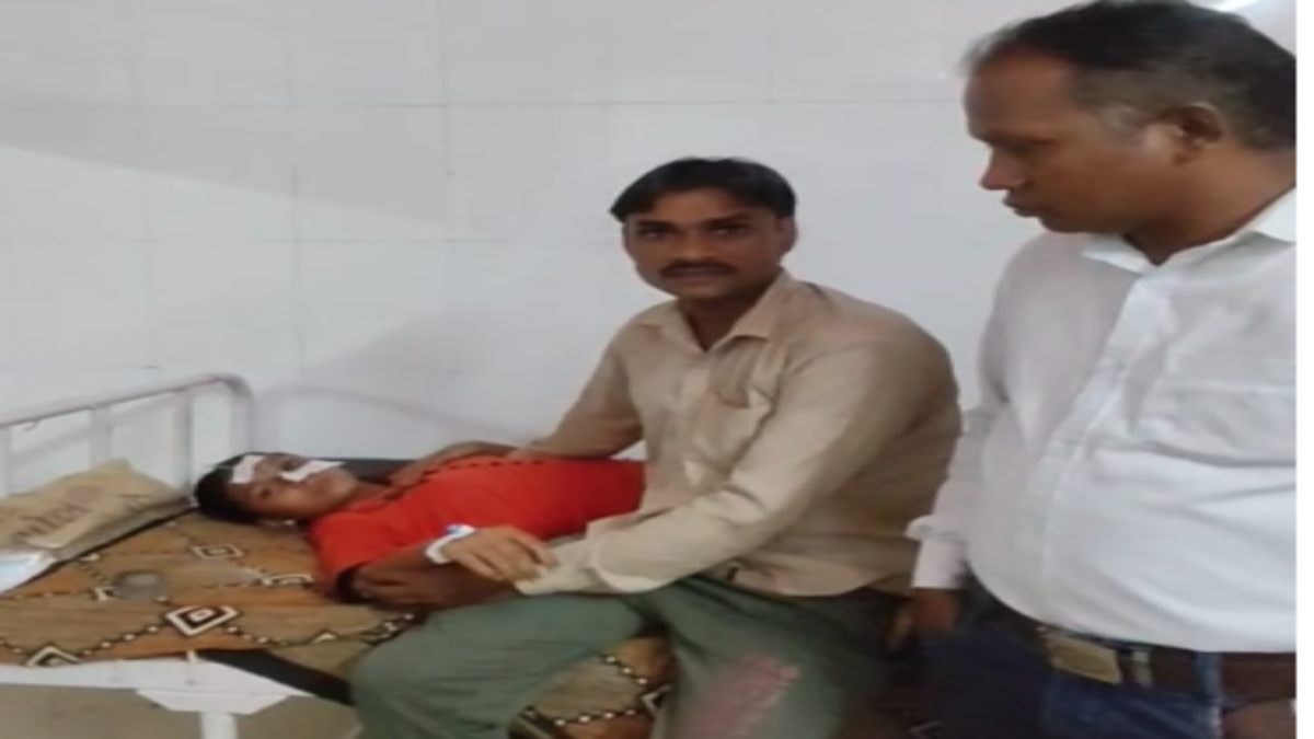 मिड डे मील बना जहर: छिपकली गिरने से तीन छात्राएं बीमार, अस्पताल में भर्ती