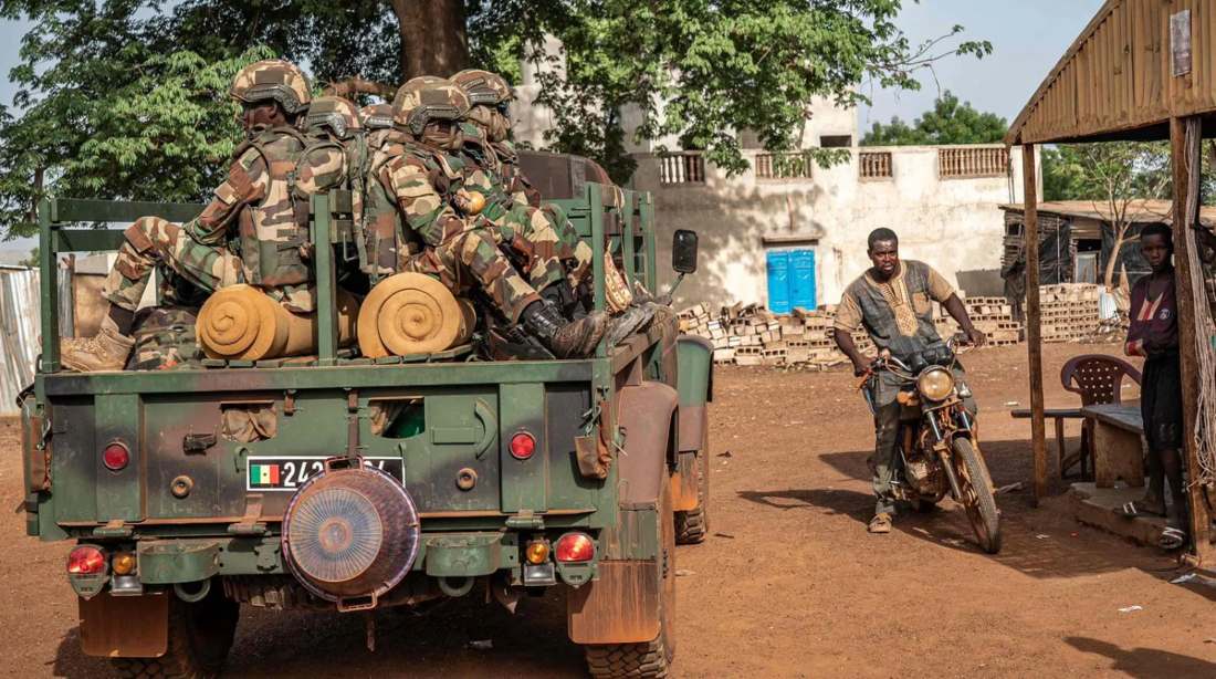 Mali: माली में तीन भारतीयों का अपहरण, अल कायदा के आतंकियों ने सीमेंट फैक्ट्री पर हमला कर किडनैप कर अपने साथ ले गए