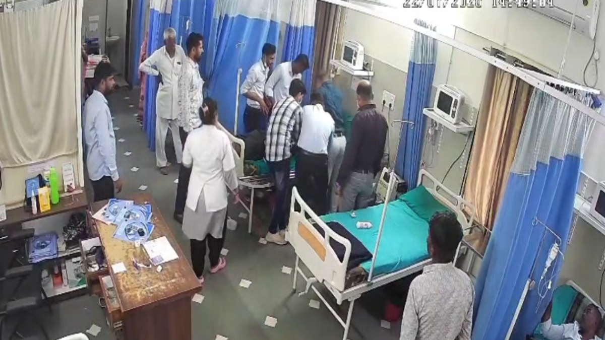 डॉक्टरों ने दिया नया जीवन… रुक गई थी मरीज के दिल की धड़कन, सीपीआर देकर ऐसे बचाई शख्स की जान 