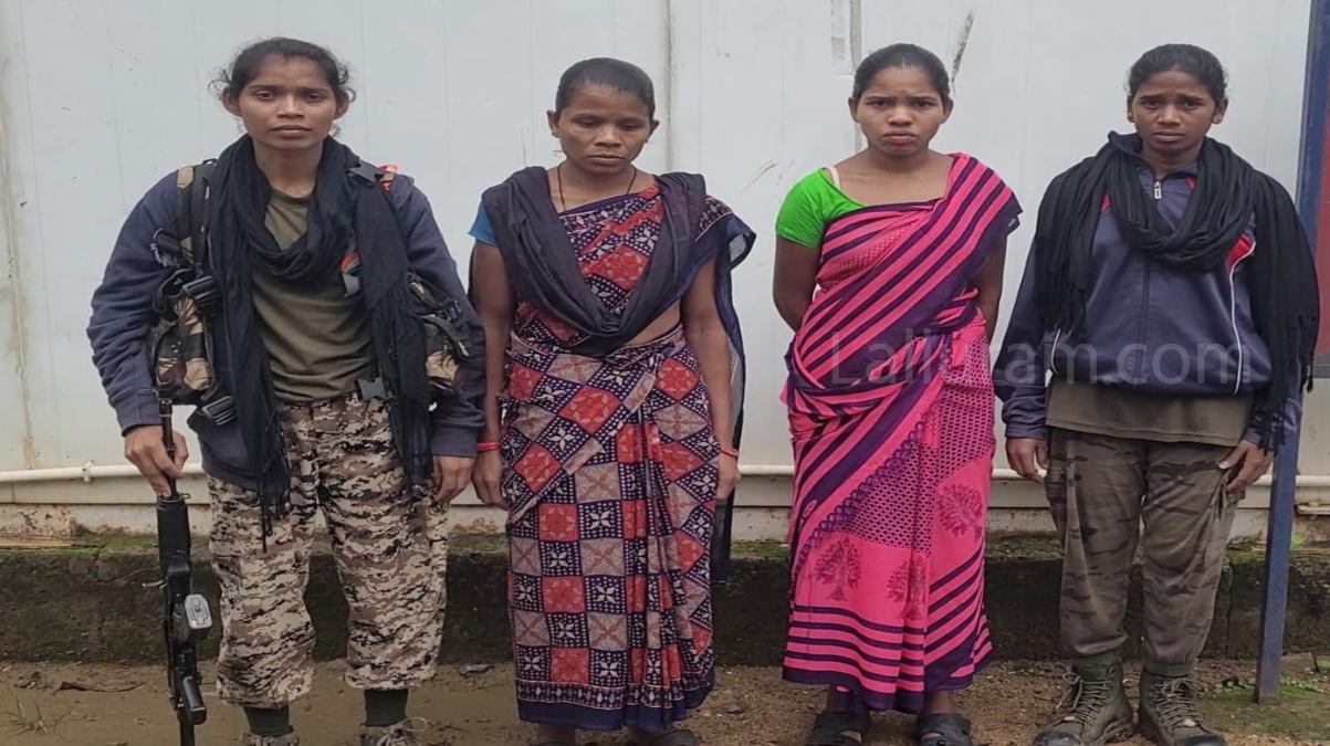 CG Female Naxalites Arrested : पुलिस को मिली बड़ी सफलता, 2 महिला नक्सलियों को किया गिरफ्तार, BGL लॉन्चर, टिफिन बम समेत कई विस्फोटक सामग्री बरमाद 