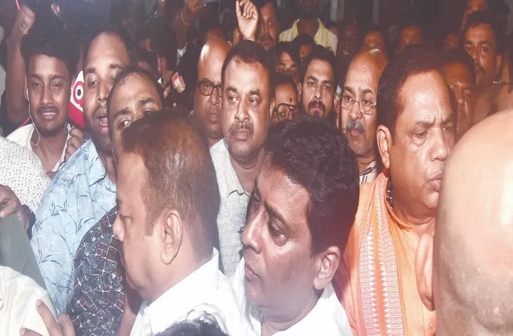 जगन्नाथ पर हाई ड्रामा : जगन्नाथ की मनमोहन से 2 घंटे तक चर्चा