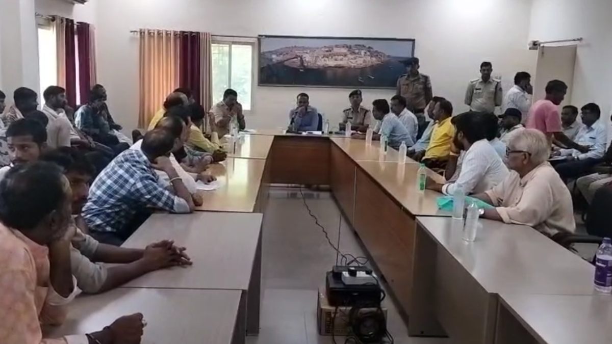 Sawan 2025: ओंकारेश्वर में 6 सोमवारों के लिए प्रशासन अलर्ट, दर्शन से लेकर सुरक्षा तक बनी विशेष कार्य योजना