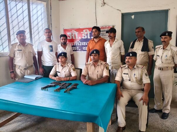 Bihar News: मोतिहारी कोर्ट से अपराधी को भगाने की साजिश नाकाम, 3 हथियार के साथ 4 गिरफ्तार