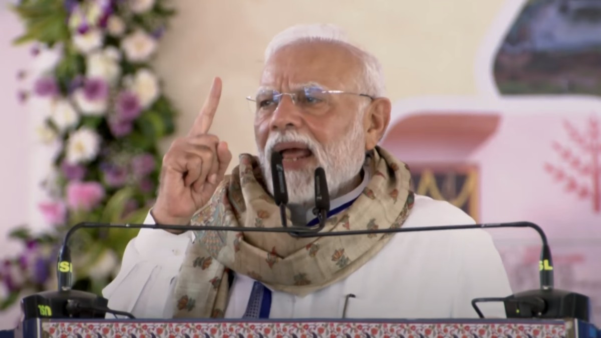 PM Modi Motihari Visit: मोतिहारी में विपक्ष पर बरसे पीएम मोदी, कहा- राजद-कांग्रेस के राज में लोग घर में रंग नहीं पुतवाते थे