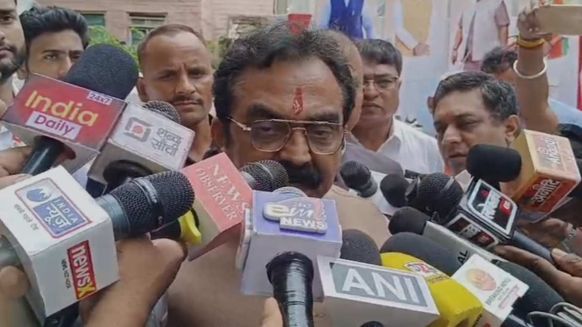 मंत्री राकेश सिंह की जनता को सलाह, लोकपथ ऐप में करे शिकायत, 4 दिन में सड़कों पर गड्ढों के समाधान का किया दावा