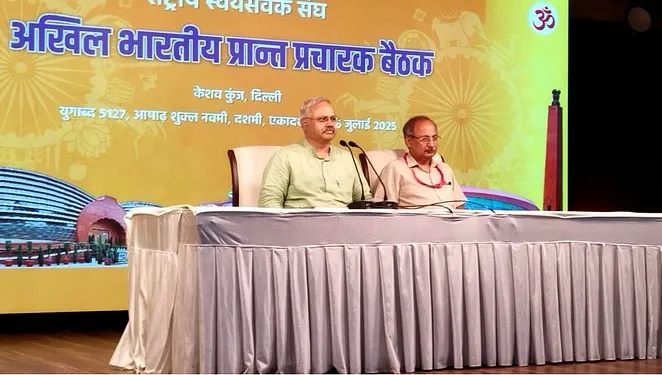 सारी भाषाएं मातृभाषा.. मराठी विवाद के बीच RSS नेता सुनील आंबेकर का बड़ा बयान, कहा- पूरे देश में होगा हिंदू सम्मेलन, घर-घर जाएंगे कार्यकर्ता