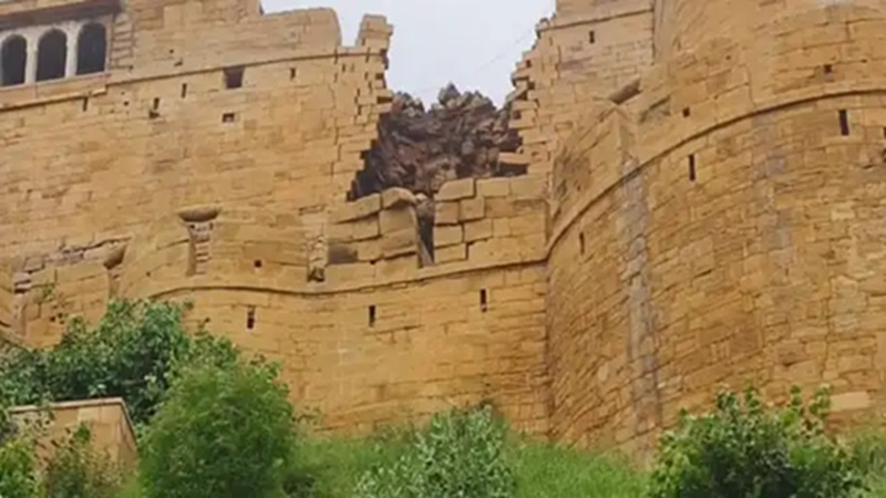 Rajasthan News: जैसलमेर का सोनार किला खतरे में; ऐतिहासिक दीवारें कमजोर, आई दरारें