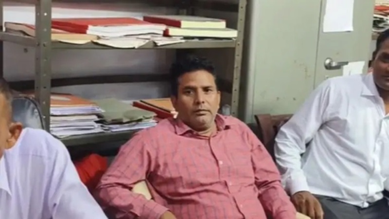 Rajasthan News: ACB ने रिश्वत लेते राजस्व निरीक्षक को रंगे हाथ पकड़ा