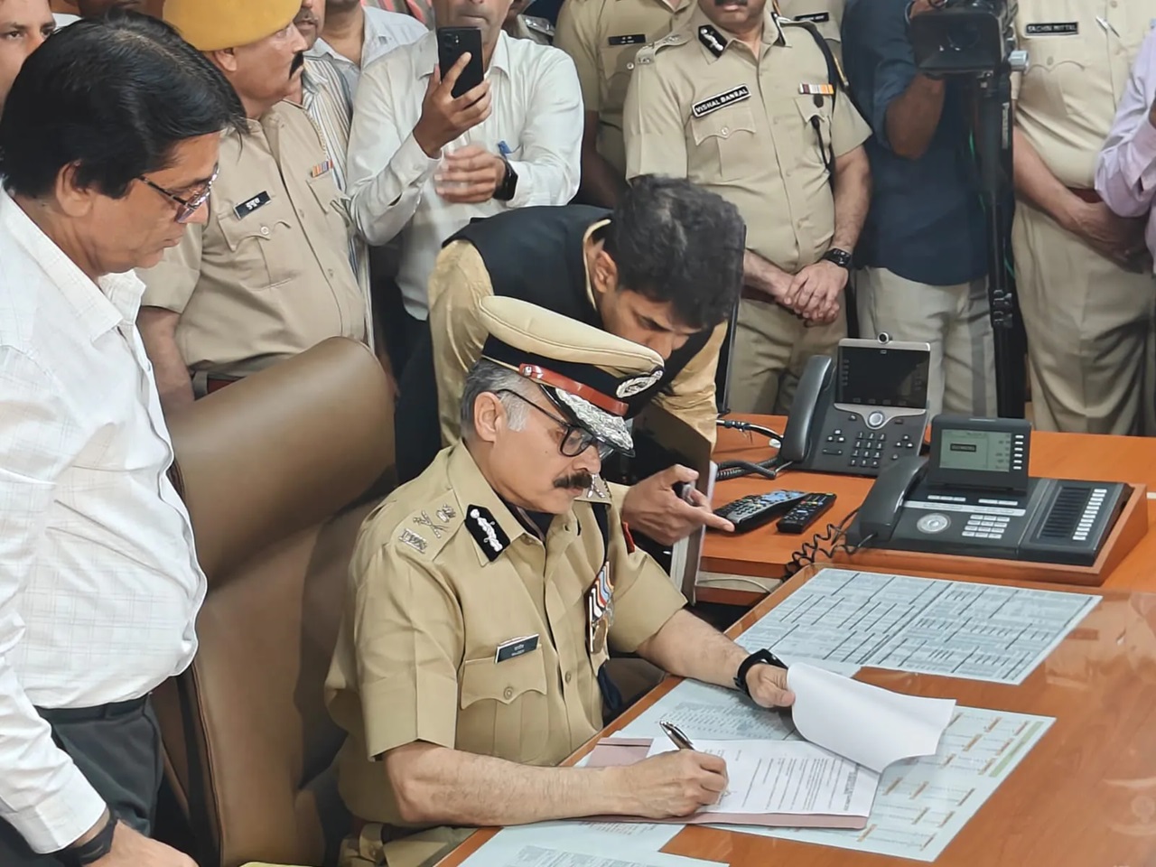 Rajasthan News: राजस्थान को मॉडल पुलिसिंग राज्य बनाएंगे: नए डीजीपी राजीव शर्मा ने पदभार ग्रहण करते ही कहा- जवाबदेही होगी तय