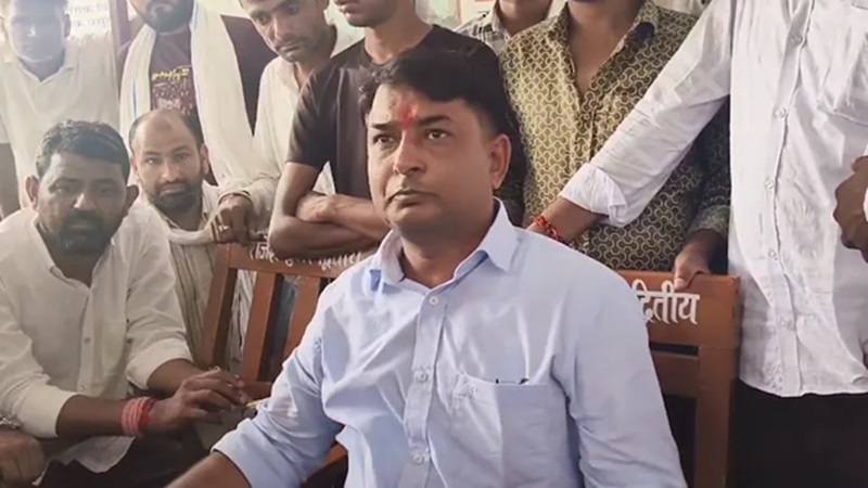 Rajasthan News: सफेदपोश नेता, गुंडों से भी ज़्यादा खतरनाक हैं, नरेश मीणा का हमला, कहा- जूते-थप्पड़ से करें स्वागत