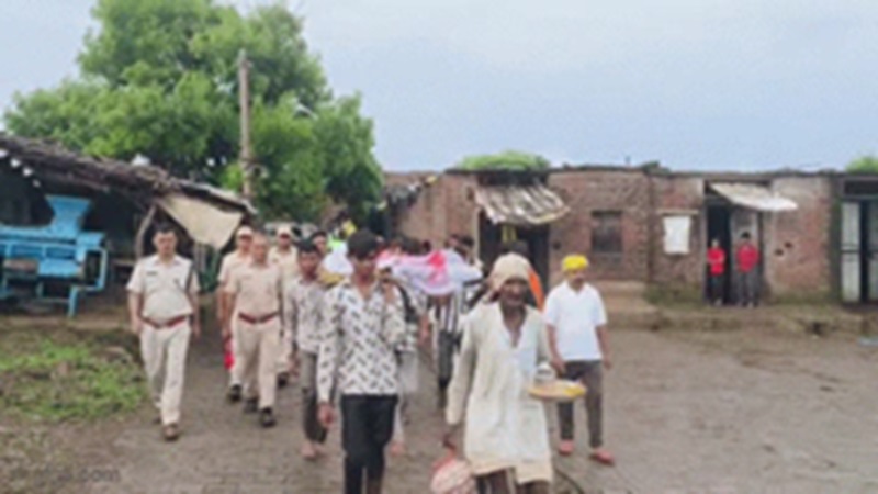 Rajasthan News: झालावाड़ स्कूल हादसा; एक ही अर्थी पर भाई-बहन, साथ हुआ 6 शवों का अंतिम संस्कार, पूरे गांव में पसरा मातम