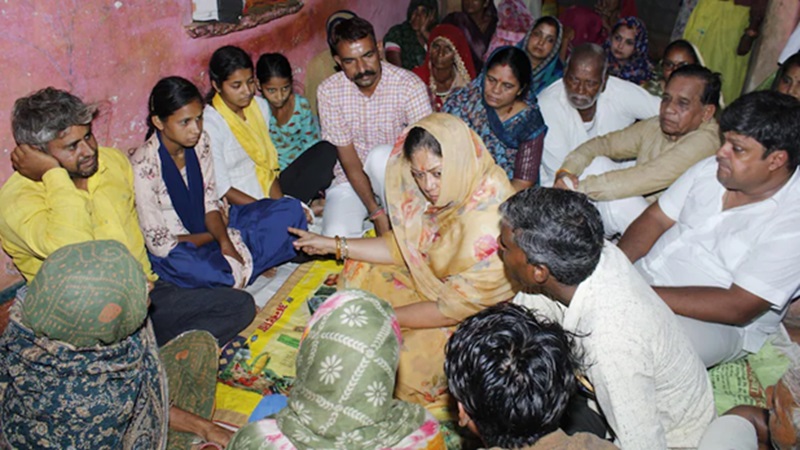 Rajasthan News: मैं भी एक मां हूं… झालावाड़ हादसे में मासूमों की मौत पर भावुक हुईं वसुंधरा राजे, कहा- सपनों का अंत हो गया
