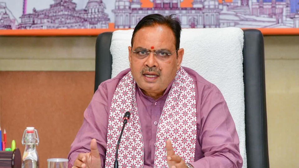 Rajasthan Politics: सोशल मीडिया राजस्थान में आया सियासी भूचाल… भजनलाल हटाओ, राजस्थान बचाओ करने लगा ट्रेंड… कांग्रेस बोली ये तो जनता…