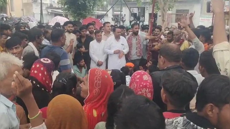 Rajasthan News: युवक की हत्या के बाद बवाल; हिंदू संगठनों का उग्र प्रदर्शन, इस जिले में नहीं निकलेगा मोहर्रम पर जुलूस