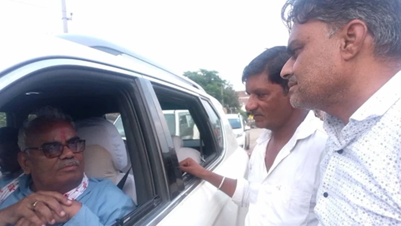 Rajasthan News: भाजपा के इस मंत्री कहा- मेरा मोबाइल नंबर लिख लो, सफाई नहीं हो तो मुझे फोन करो