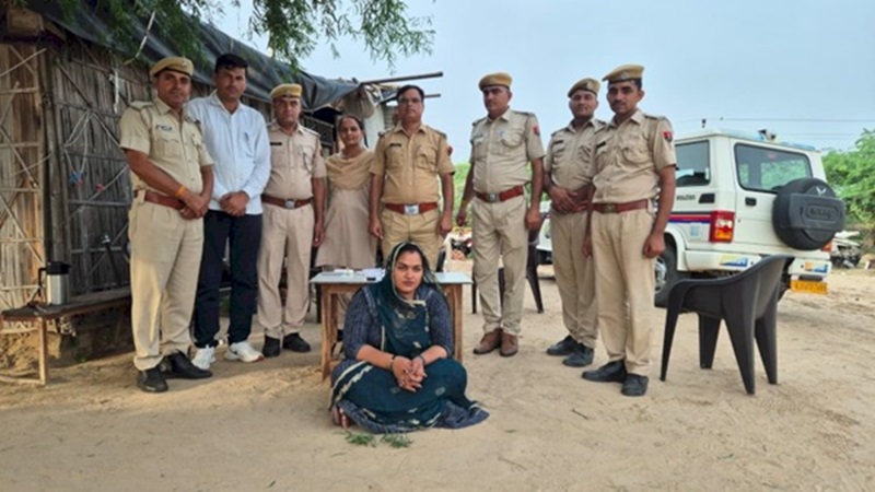 Rajasthan News: सोशल मीडिया इन्फ्लुएंसर ड्रग्स तस्करी में गिरफ्तार, रोडवेज बस से गुजरात पहुंचाती थी एमडी ड्रग