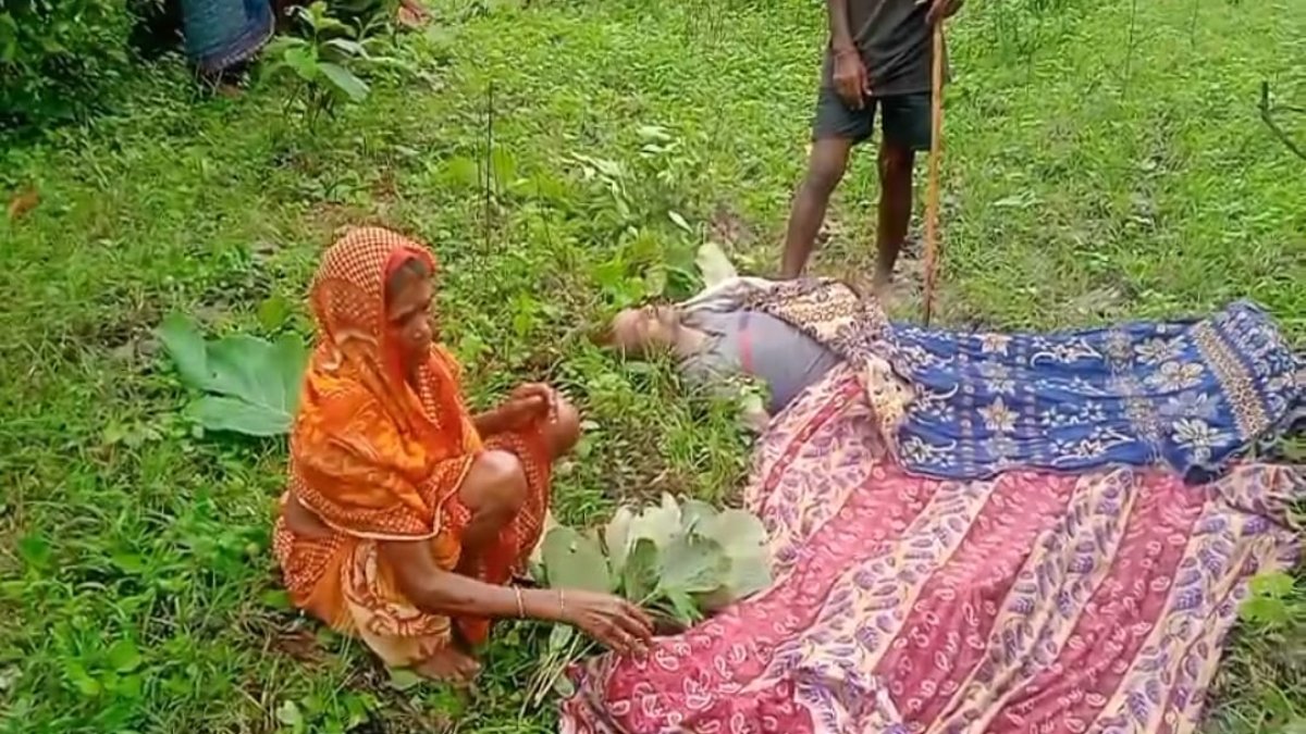 करंट की चपेट में आने से दो किसानों की दर्दनाक मौत, जंगली जानवरों के शिकार के लिए बिछाया गया था खेत में तार 
