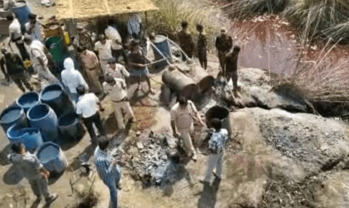 Bihar News: उत्पाद विभाग ने अवैध शराब निर्माण के खिलाफ ड्रोन से की कार्रवाई, 150 लोग हुए गिरफ्तार 