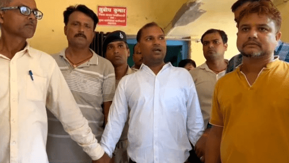 Bihar News: 40 हजार रुपए घूस लेते निगरानी विभाग के हत्थे चढ़ा जिला मत्स्य पदाधिकारी