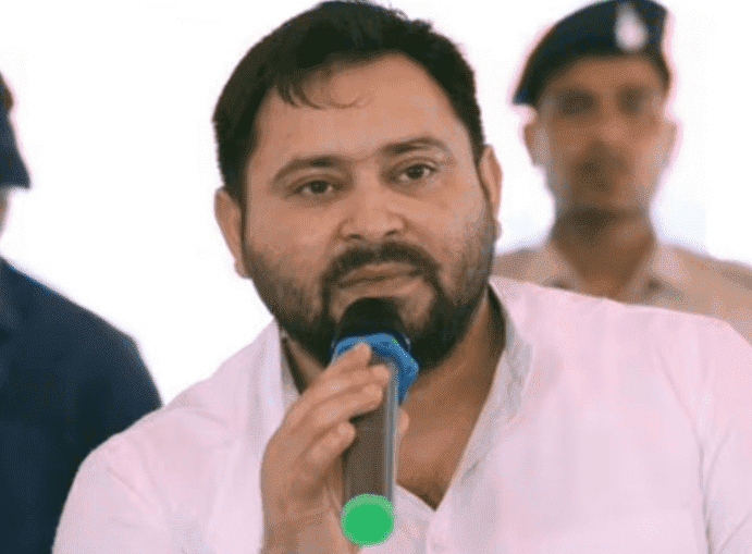 बिहार में ‘Voter id Card’ को लेकर छिड़ी जंग, इंडिया गठबंधन ने चुनाव आयोग के खिलाफ खोला मोर्चा