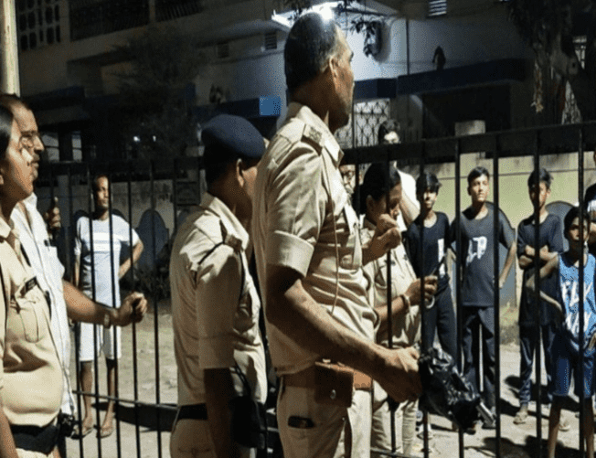 Bihar News: पटना में ताबड़तोड़ फायरिंग, भागने लगे लोग, हथियार छोड़ बदमाश हुए फरार