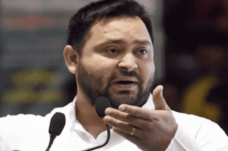 Bihar News: तेजस्वी यादव ने एक्स पर पोस्ट कर नीतीश सरकार और चुनाव आयोग को घेरा, लिखा- ‘बिना 500 लिए तो अधिकारी/कर्मचारी आपका प्रणाम भी स्वीकार नहीं करेंगे’