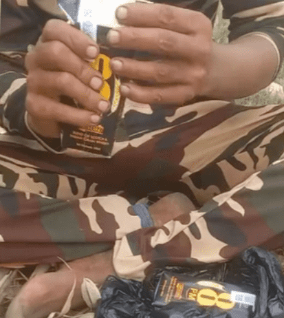 Bihar News: बिहार में शराबबंदी को ठेंगा दिखा रहे लोग, मोतिहारी में शराब और मटन के साथ दिखा एक युवक, वीडियो हो रहा वायरल 