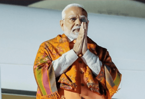 PM MODI VISIT BIHAR: दरभंगा एयरपोर्ट पहुंचे पीएम मोदी, कुछ ही देर में पहुंचेंगे मोतिहारी