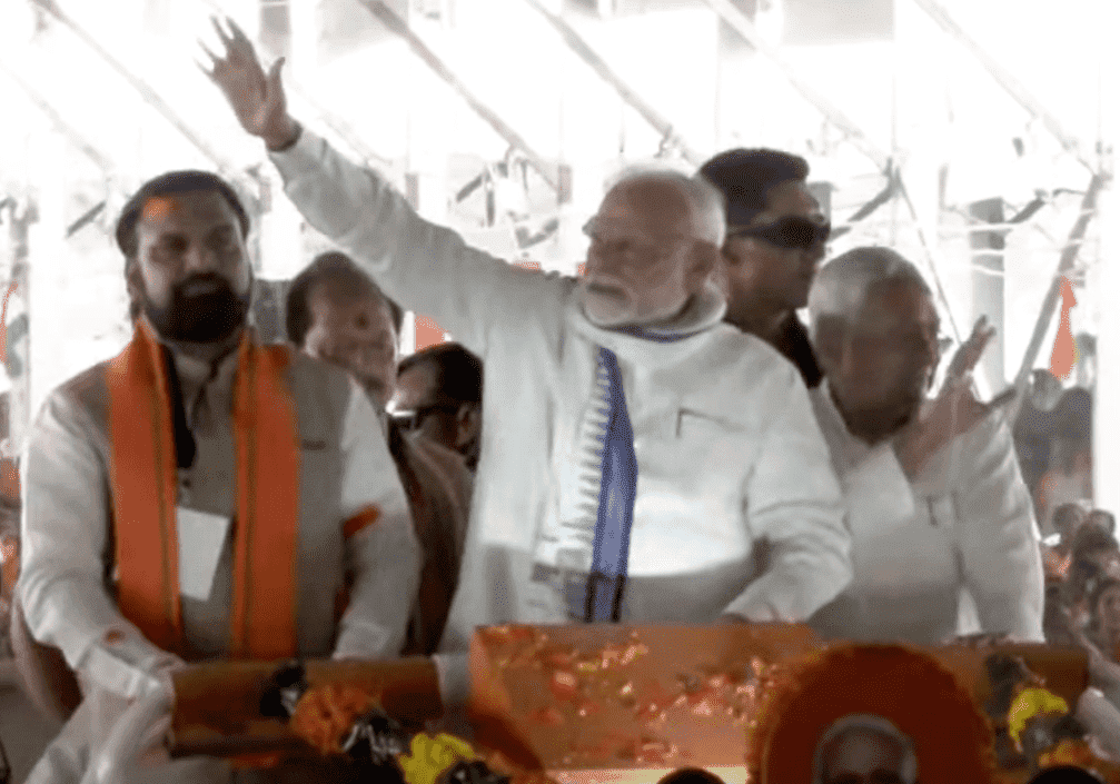 PM Modi Visit Bihar: मोतिहारी पहुंचे पीएम मोदी, सीएम नीतीश ने कहीं यह बातें…