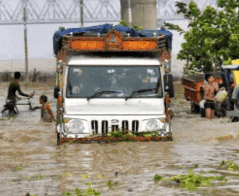 Bihar News: राजधानी पटना में हाईवे पर चढ़ा गंगा नदी का पानी, इन इलाकों में बाढ़ जैसे हालात