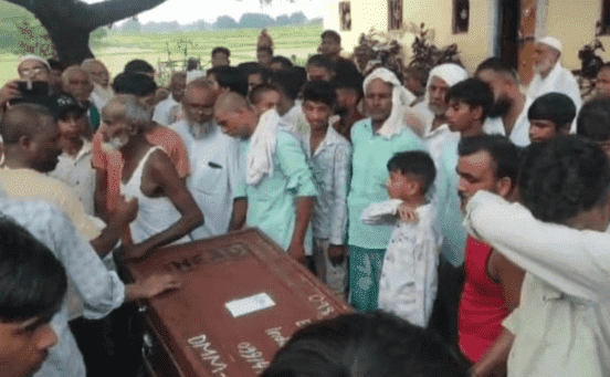 Bihar News: बेटे का शव देखते ही मां ने तोड़ा दम, एक साथ दफनाए गए मां-बेटे