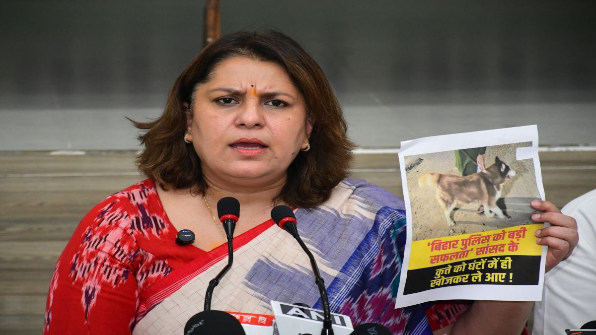 ‘बिहार में सबसे ज्यादा सुरक्षित दामाद जी का कुत्ता’, सुप्रिया श्रीनेत का नीतीश सरकार पर हमला, कहा- अपराध में बिहार देश में दूसरे नंबर पर 