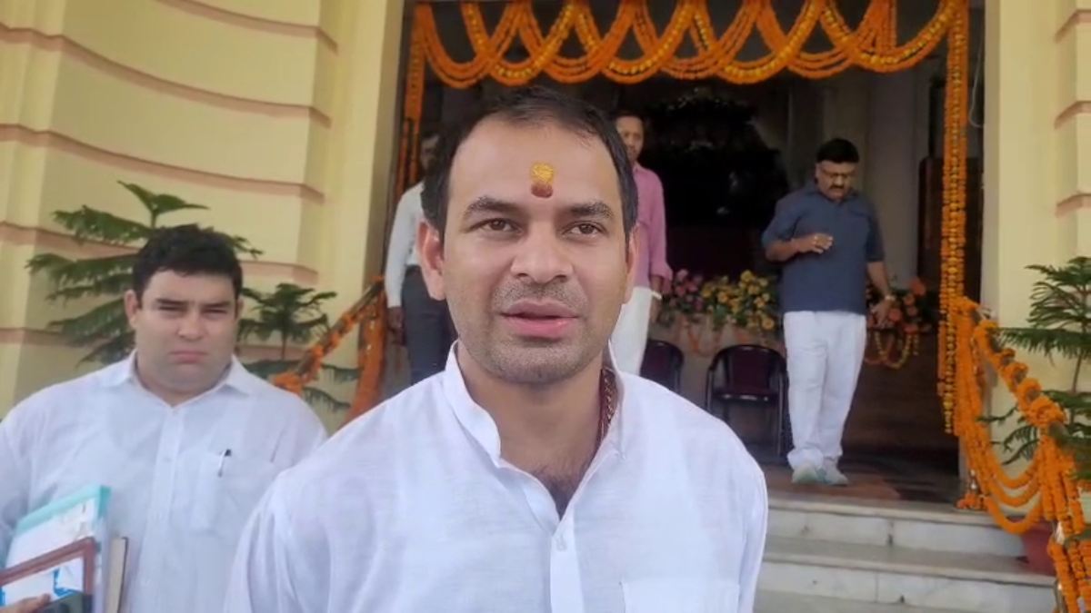 विधानसभा में तेजस्वी को मां-बहन की गाली देने का मामला, तेज प्रताप बोले- अंदर हम नहीं थे, नहीं तो उनका बुखार छुड़ा देते