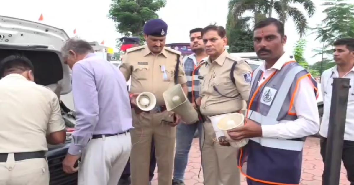 उज्जैन में ट्रैफिक पुलिस की सख्ती: विशेष चेकिंग अभियान के तहत वाहनों की जांच, अवैध सायरन-हूटर लगाने पर की कार्रवाई
