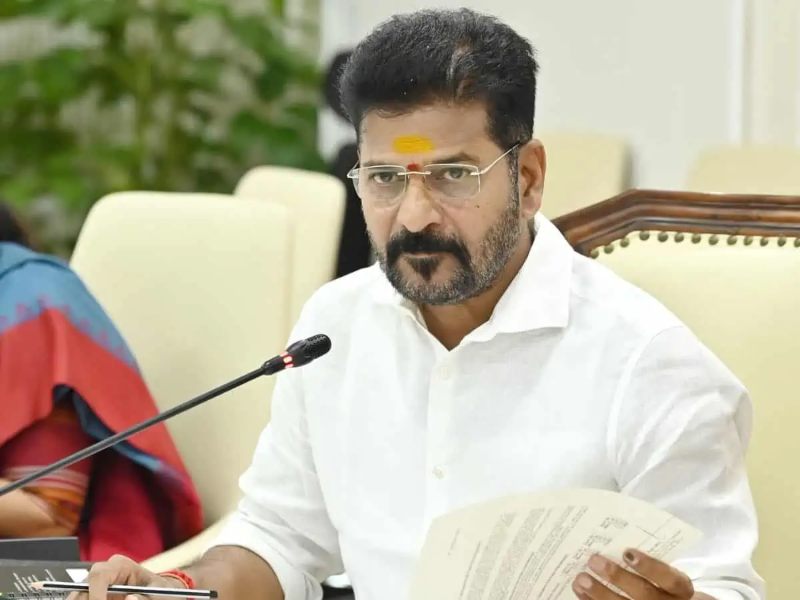 इंदिरा कैंटीन का विरोध करने वालों पर तेलंगाना CM रेवंत रेड्डी का विवादित बयान, कहा – ‘इन्हें पीटना जरूरी’
