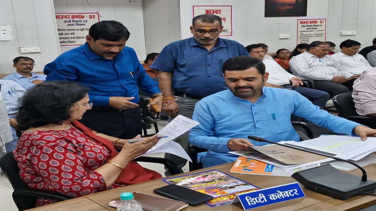निजी स्कूलों की कमीशनखोरी का मामला जनसुनवाई में पहुंचाः जिला शिक्षा अधिकारी को लगाई फटकार, जांच के आदेश
