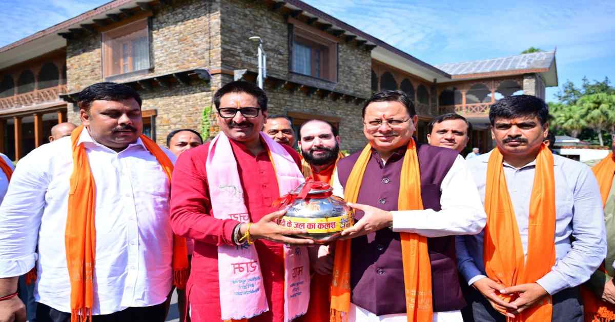 सूर्य की मूर्ति के जलाभिषेक के लिए देवभूमि की पवित्र नदियों का एकत्रित किया जाएगा जल, CM धामी ने कलश यात्रा को किया रवाना