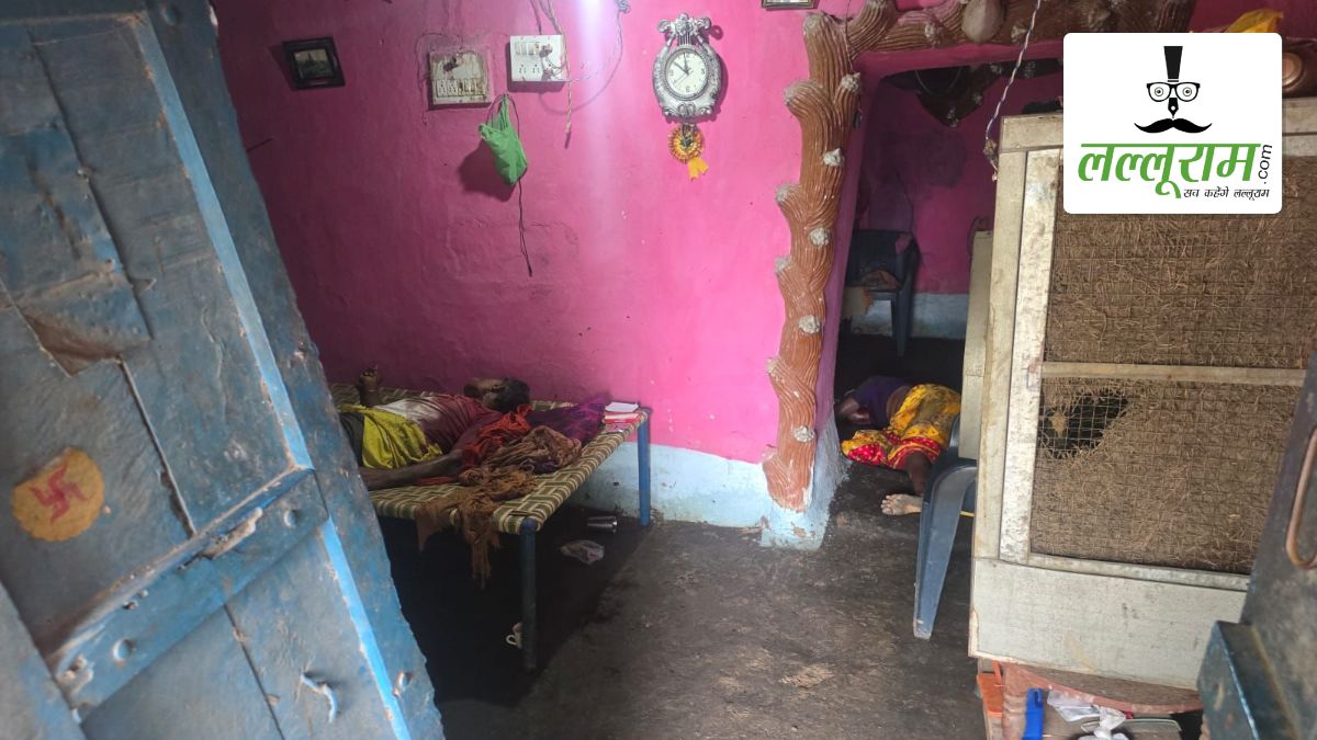 राजधानी में डबल मर्डर से फैली सनसनी: घर में मिली बुजुर्ग दंपति की रक्तरंजित लाश, जांच में जुटी पुलिस