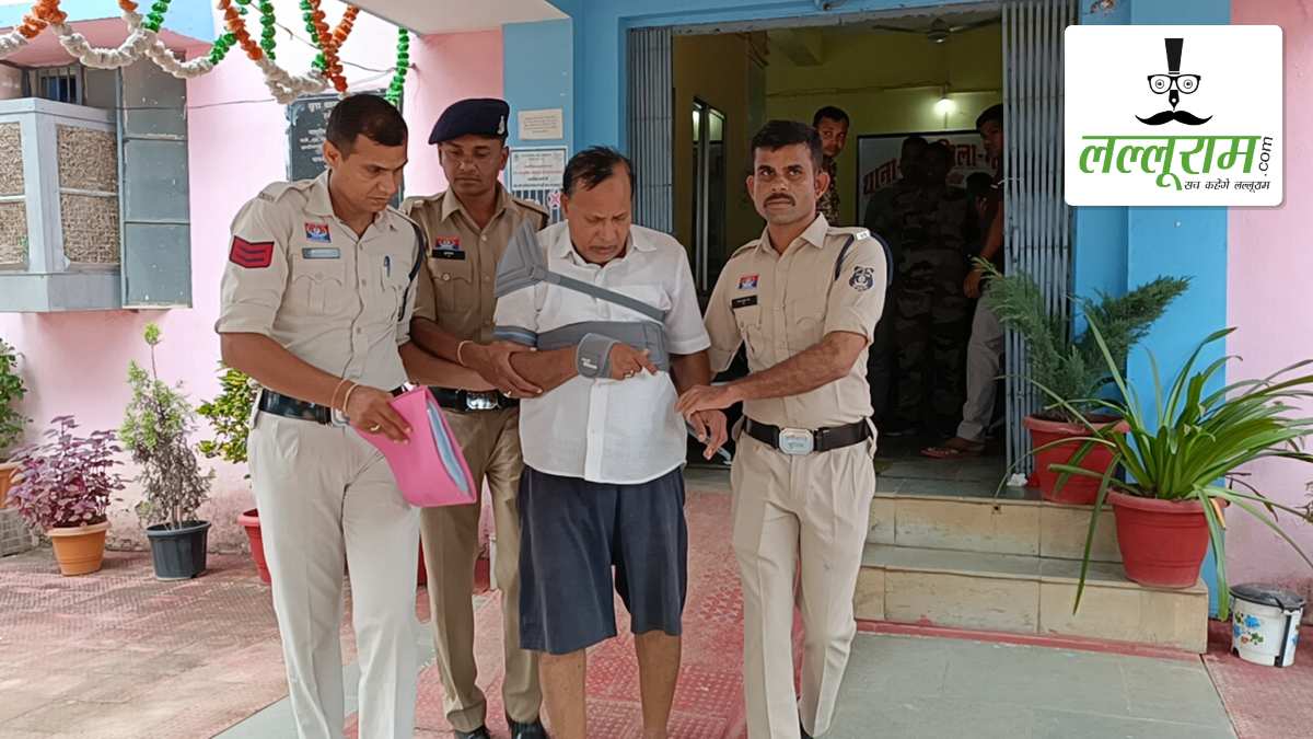 सरकारी स्कूल का प्राचार्य बच्चियों को करता था बैड टच, जांच के बाद पुलिस ने किया गिरफ्तार, न्यायिक हिरासत में भेजा जेल