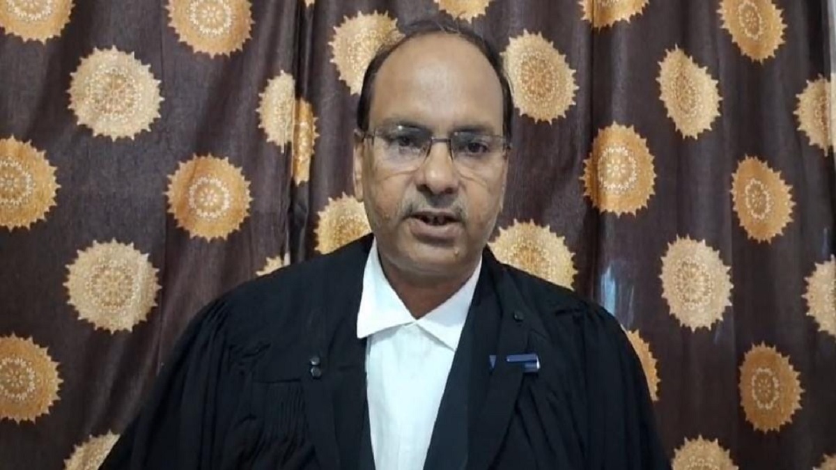 Bagaha Court : पहली बार महिला शराब कारोबारी को कोर्ट ने दोषी ठहराते हुए दी 5 साल की सजा, एक लाख जुर्माना भी लगा