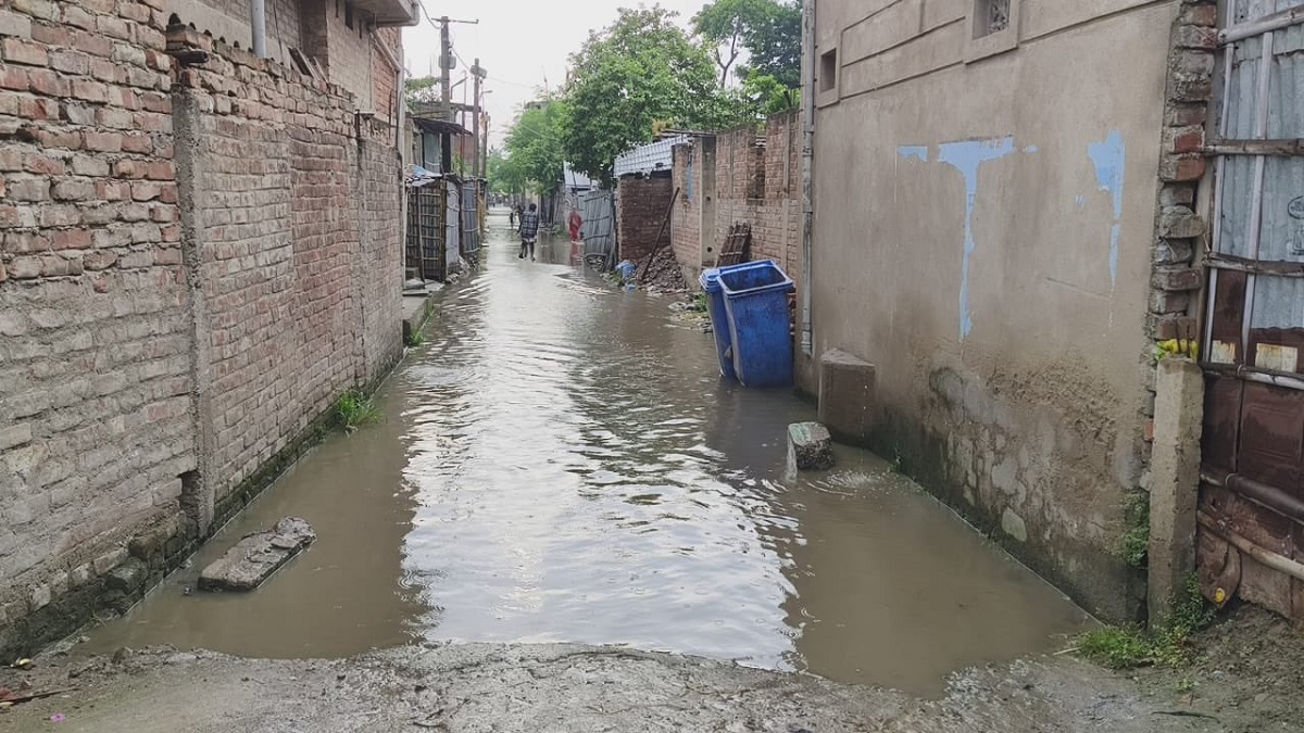 Bihar Heavy Rainfall : बिहार में मूसलधार बारिश से बढ़ी मुसीबत, बाढ़ का खतरा, 38 जिलों में होगी आज फिर अलर्ट