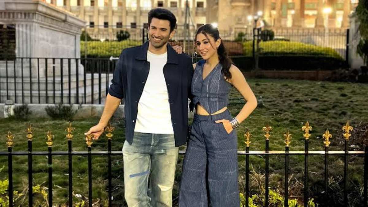 कैसी है Sara Ali Khan के साथ Aditya Roy Kapoor की केमेस्ट्री, एक्टर ने किया खुलासा …