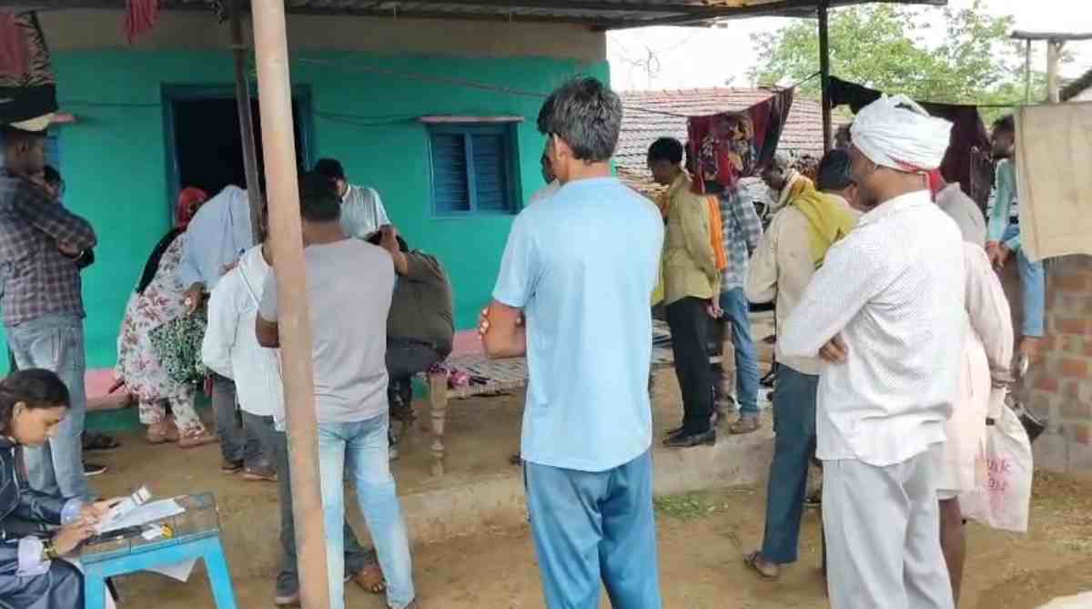 Betul News: बैतूल में डायरिया का प्रकोप, दो महिलाओं की मौत, जांच करने गांव पहुंचे अधिकारी