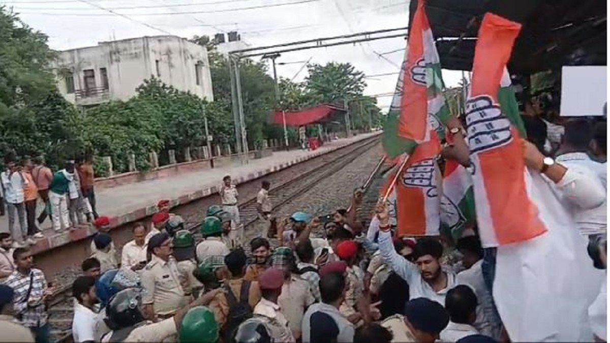 Bihar Band News : पटना में दिखा असर, मतदाता पुनरीक्षण के खिलाफ सड़क पर उतरे पप्पू यादव और विपक्षी दल