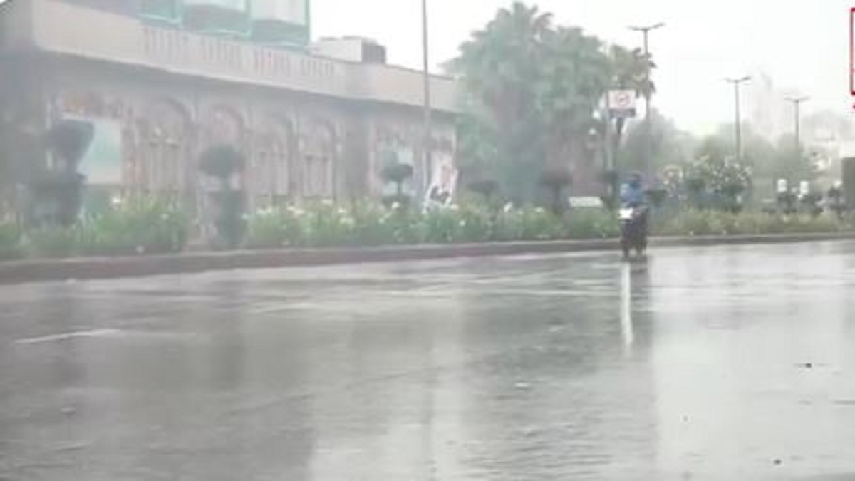 Bihar Weather Forecast : बिहार में भीषण गर्मी से राहत, आज से भारी बारिश का अलर्ट जारी; बाढ़ से हालात गंभीर