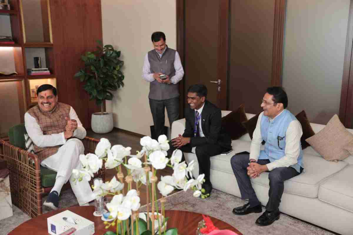 Mohan Yadav Dubai Visit: ‘देश और मध्यप्रदेश आपको बुला रहा है’, सीएम डॉ. मोहन ने कहां-किससे कही ये बात, मेजबानों को भा गया उनका अंदाज