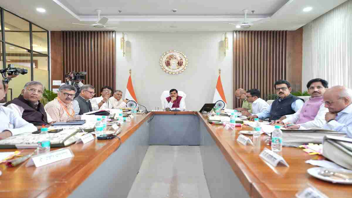 अब एक साल में होगी मास्टर डिग्री: CM डॉ. मोहन का बड़ा फैसला, माखनलाल यूनिवर्सिटी में साइबर और AI की भी होगी पढ़ाई