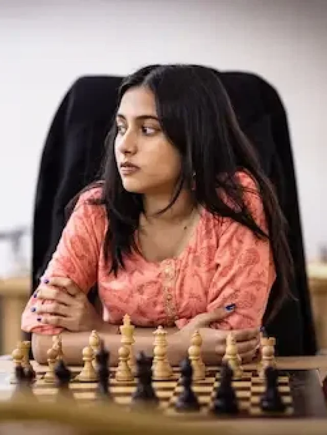 Women’s Chess World Cup Final: जानिए कौन है दिव्या देशमुख, जो बनीं चेस महिला वर्ल्ड कप चैंपियन…